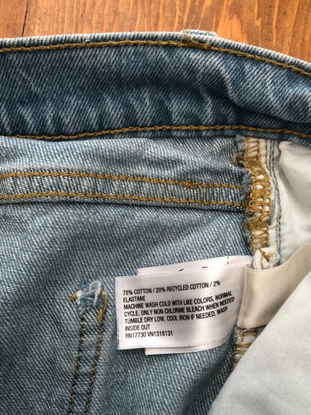 Universal Thread Women's High Rise Flare Jeans Size 10 Regular Light Blue - Picture 8 of 9